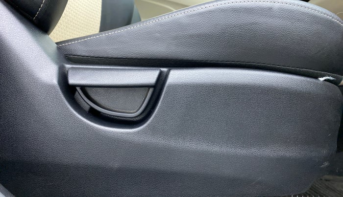 2019 Hyundai NEW SANTRO SPORTZ 1.1, Petrol, Manual, 10,929 km, Driver Side Adjustment Panel