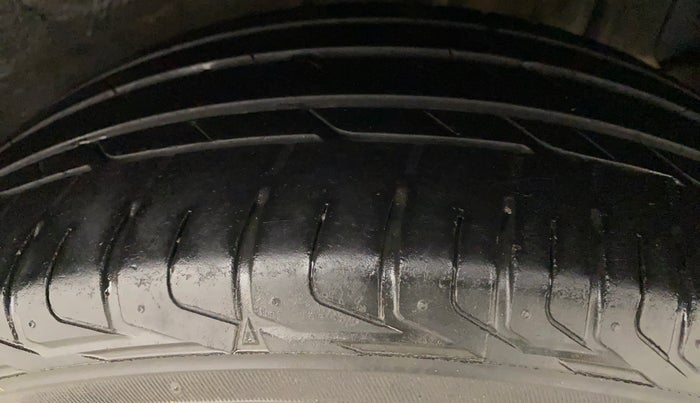 2019 Tata NEXON XZ PLUS PETROL DUAL TONE, Petrol, Manual, 30,185 km, Left Rear Tyre Tread