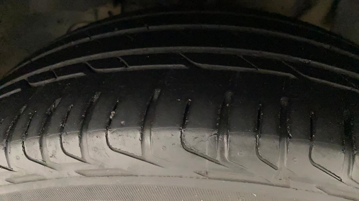 2019 Tata NEXON XZ PLUS PETROL DUAL TONE, Petrol, Manual, 30,185 km, Left Front Tyre Tread
