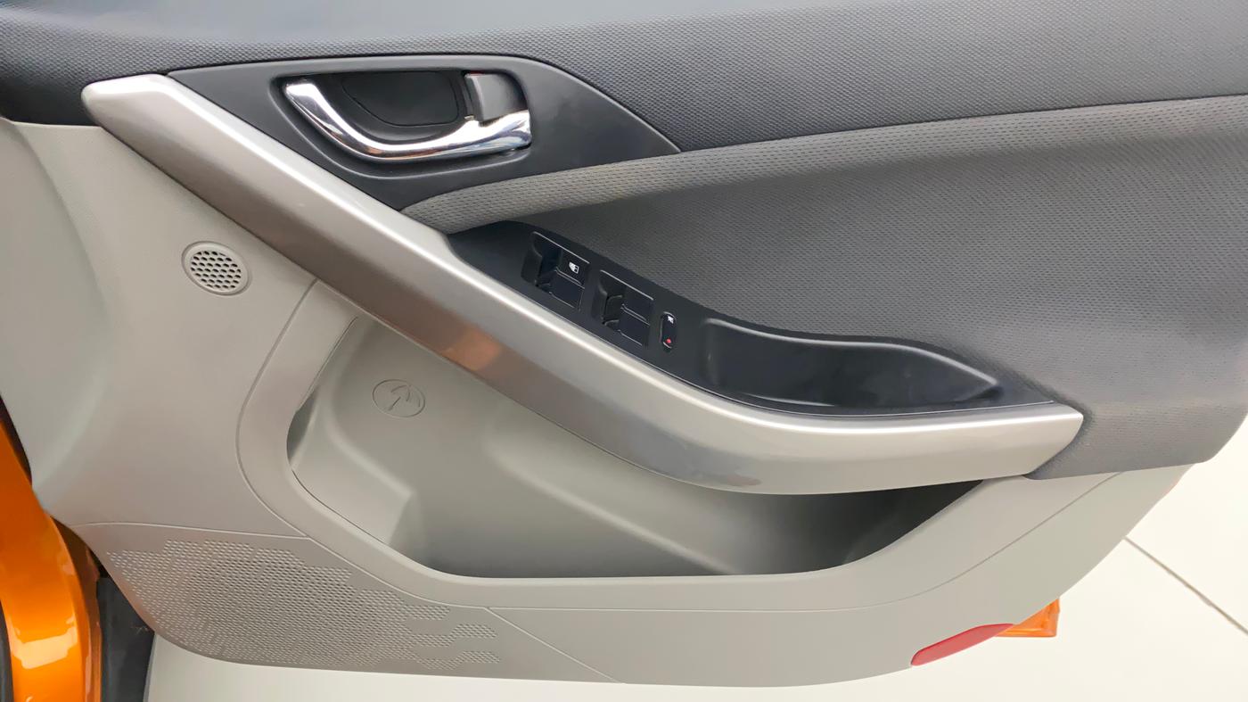 2019 Tata NEXON XZ PLUS PETROL DUAL TONE, Petrol, Manual, 30,185 km, Driver Side Door Panels Control