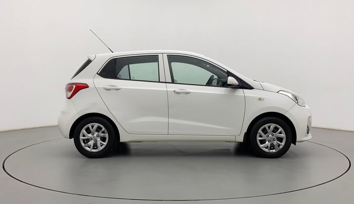 2017 Hyundai Grand i10 SPORTZ 1.2 KAPPA VTVT, CNG, Manual, 80,739 km, Right Side View