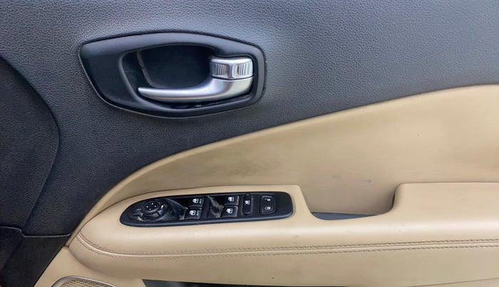 2017 Jeep Compass LONGITUDE (O) 2.0 DIESEL, Diesel, Manual, 1,07,738 km, Driver Side Door Panels Control