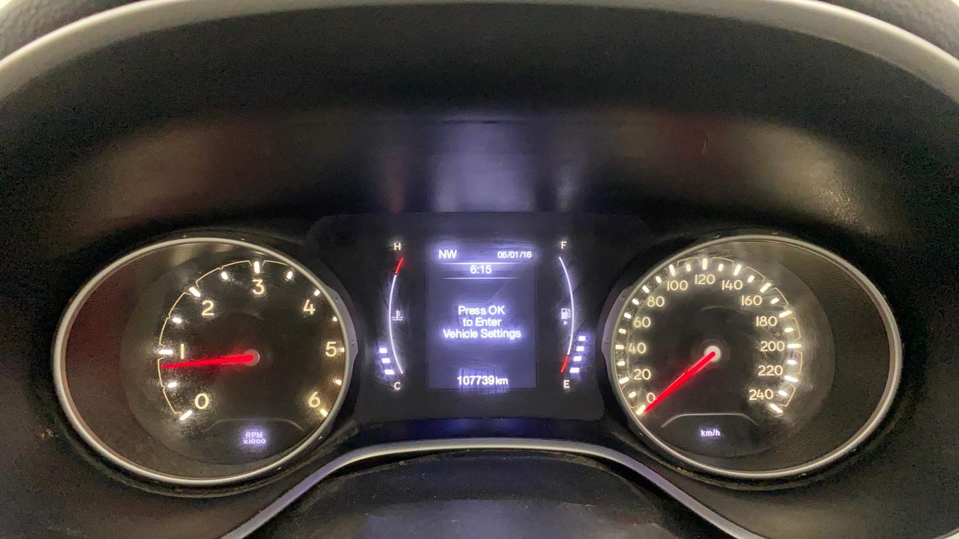 2017 Jeep Compass LONGITUDE (O) 2.0 DIESEL, Diesel, Manual, 1,07,812 km, Odometer Image