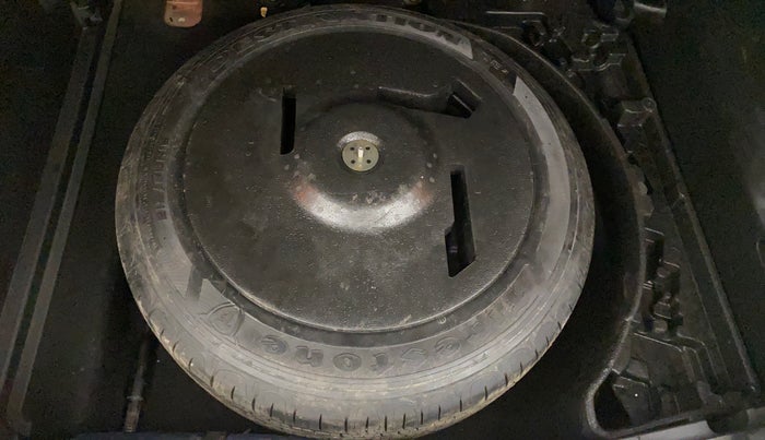 2017 Jeep Compass LONGITUDE (O) 2.0 DIESEL, Diesel, Manual, 1,07,738 km, Spare Tyre