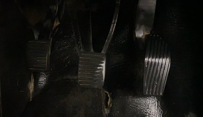 2017 Jeep Compass LONGITUDE (O) 2.0 DIESEL, Diesel, Manual, 1,07,738 km, Pedals