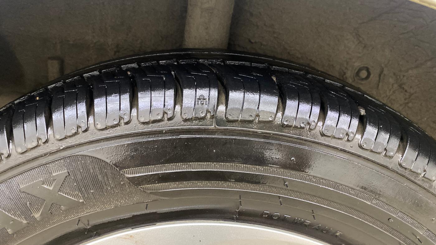 2016 Maruti Celerio ZXI, CNG, Manual, 56,767 km, Right Rear Tyre Tread