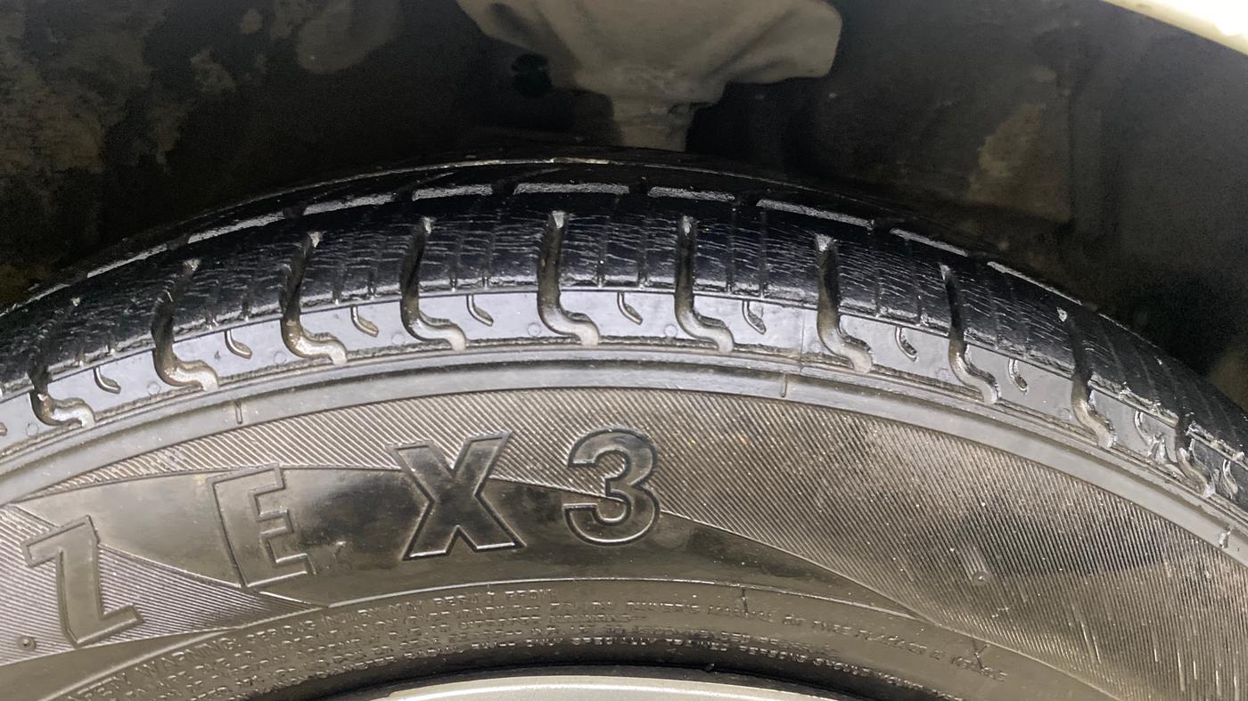 2016 Maruti Celerio ZXI, CNG, Manual, 56,767 km, Right Front Tyre Tread