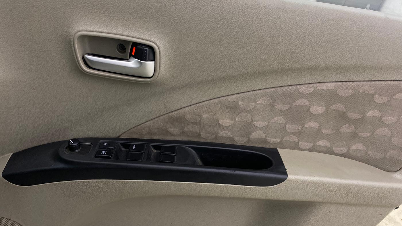 2016 Maruti Celerio ZXI, CNG, Manual, 56,767 km, Driver Side Door Panels Control