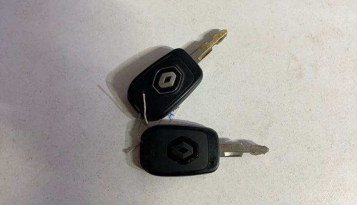 2022 Renault Kwid RXT 1.0 (O), Petrol, Manual, 30,564 km, Key Close Up