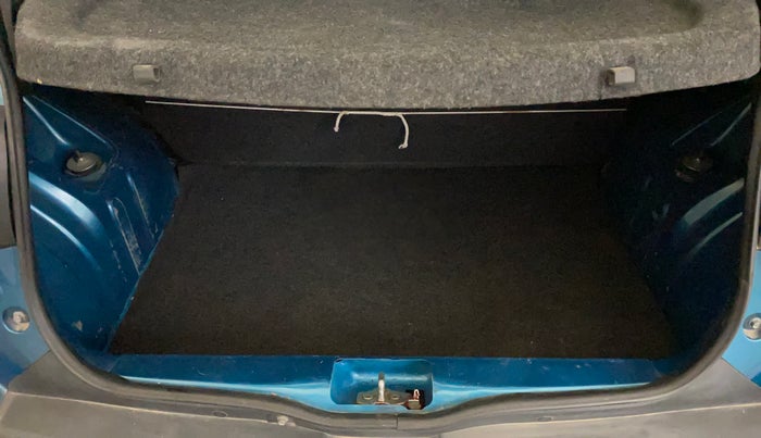 2022 Renault Kwid RXT 1.0 (O), Petrol, Manual, 30,564 km, Boot Inside