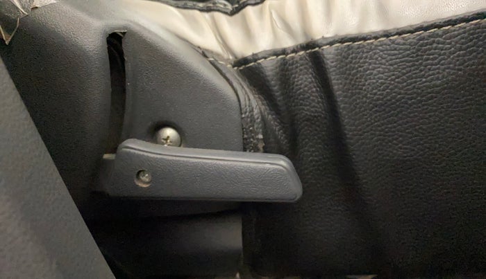 2017 Maruti Alto 800 VXI, Petrol, Manual, 57,514 km, Driver Side Adjustment Panel