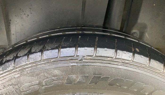 2017 Maruti Ertiga VXI CNG, CNG, Manual, 90,953 km, Left Rear Tyre Tread