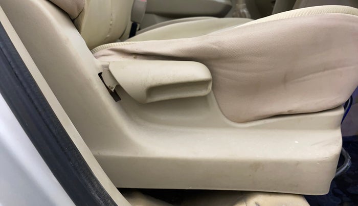 2017 Maruti Ertiga VXI CNG, CNG, Manual, 90,953 km, Driver Side Adjustment Panel