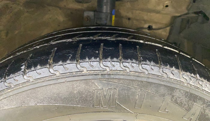 2017 Maruti Ertiga VXI CNG, CNG, Manual, 90,953 km, Right Front Tyre Tread