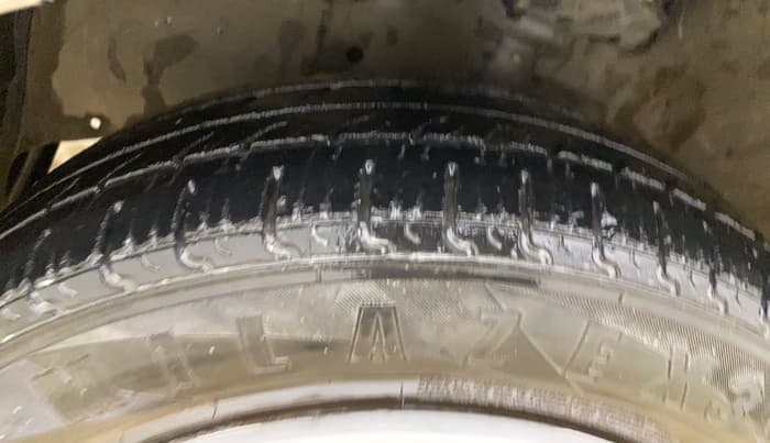 2018 Maruti Celerio VXI CNG, CNG, Manual, 1,11,914 km, Left Front Tyre Tread