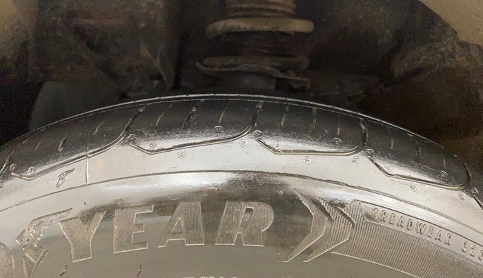 2015 Nissan Sunny XV PETROL, Petrol, Manual, 1,28,681 km, Left Front Tyre Tread