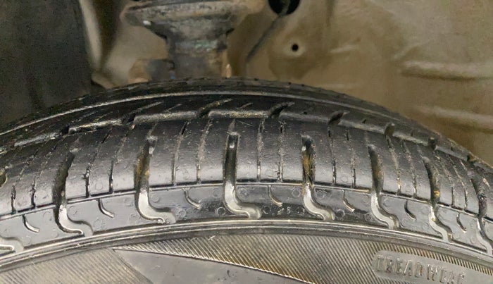 2020 Maruti New Wagon-R LXI CNG (O) 1.0, CNG, Manual, 88,704 km, Left Front Tyre Tread