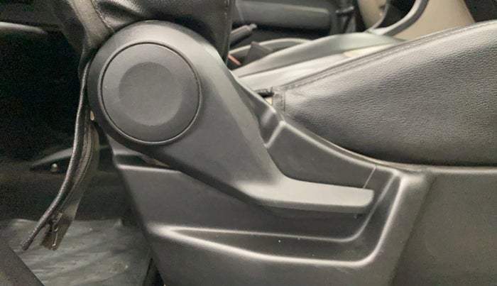 2020 Maruti New Wagon-R LXI CNG (O) 1.0, CNG, Manual, 88,704 km, Driver Side Adjustment Panel