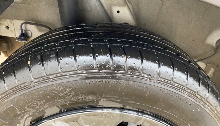 2023 Hyundai VENUE SX 1.2 PETROL, Petrol, Manual, 8,664 km, Right Rear Tyre Tread