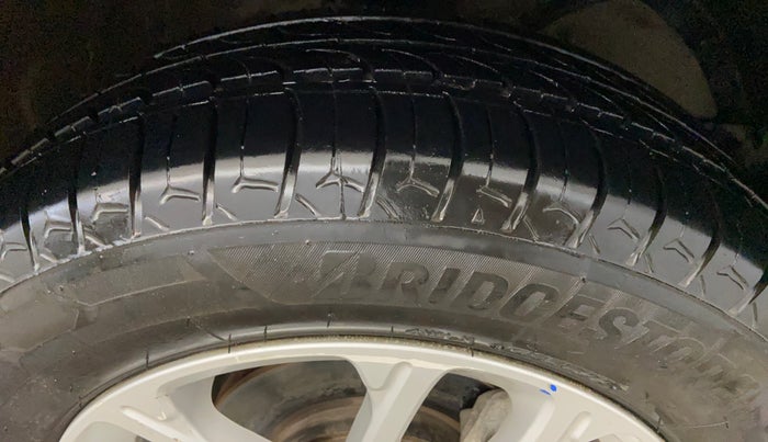2021 Maruti Swift ZXI, Petrol, Manual, 31,073 km, Right Front Tyre Tread