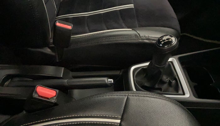 2021 Maruti Swift ZXI, Petrol, Manual, 31,073 km, Gear Lever