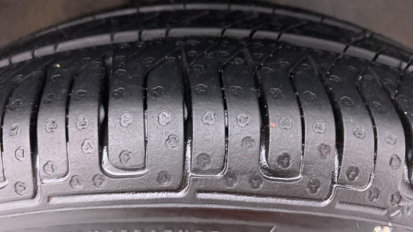 2017 Maruti Alto K10 VXI P, Petrol, Manual, 52,277 km, Right Front Tyre Tread