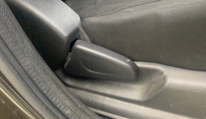 2018 Renault Kwid RXL 1.0 AMT, Petrol, Automatic, 34,275 km, Driver Side Adjustment Panel