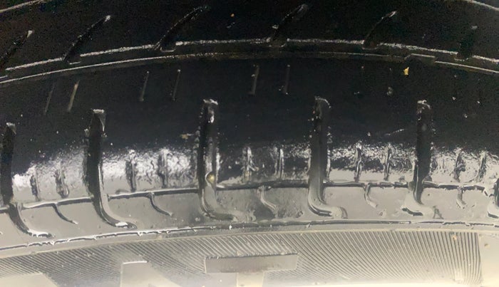 2018 Renault Kwid RXL 1.0 AMT, Petrol, Automatic, 34,275 km, Left Rear Tyre Tread