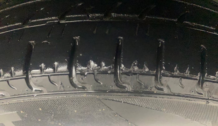 2018 Renault Kwid RXL 1.0 AMT, Petrol, Automatic, 34,275 km, Right Front Tyre Tread