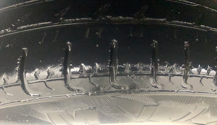 2018 Renault Kwid RXL 1.0 AMT, Petrol, Automatic, 34,275 km, Right Rear Tyre Tread