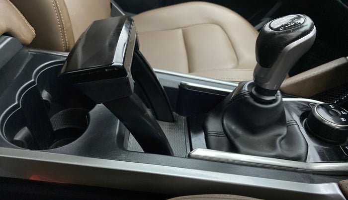 2019 Tata Harrier XZ 2.0L Kryotec, Diesel, Manual, 38,791 km, Gear Lever