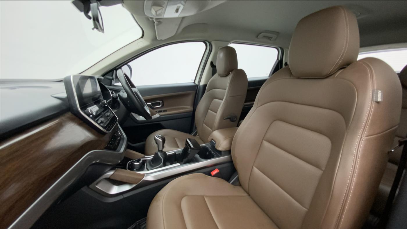 2019 Tata Harrier XZ 2.0L Kryotec, Diesel, Manual, 38,791 km, Right Side Front Door Cabin