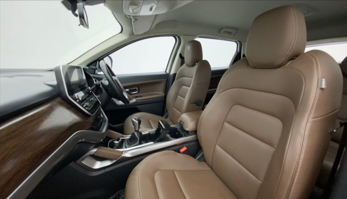 2019 Tata Harrier XZ 2.0L Kryotec, Diesel, Manual, 38,791 km, Right Side Front Door Cabin