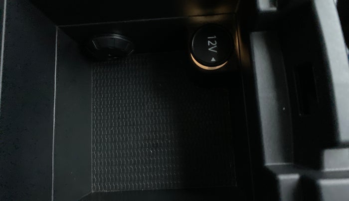 2019 Tata Harrier XZ 2.0L Kryotec, Diesel, Manual, 38,791 km, Cooled Glove Box