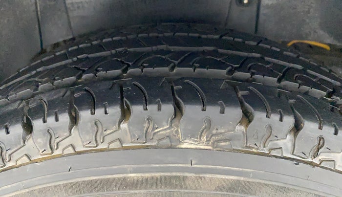 2018 Mahindra TUV300 T6+, Diesel, Manual, 18,519 km, Right Rear Tyre Tread
