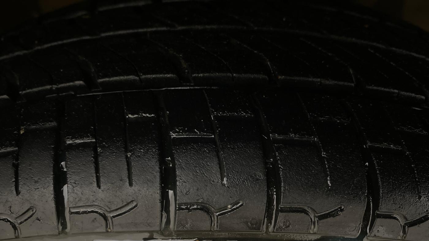 2016 Maruti Alto K10 VXI AMT, Petrol, Automatic, 87,475 km, Right Front Tyre Tread