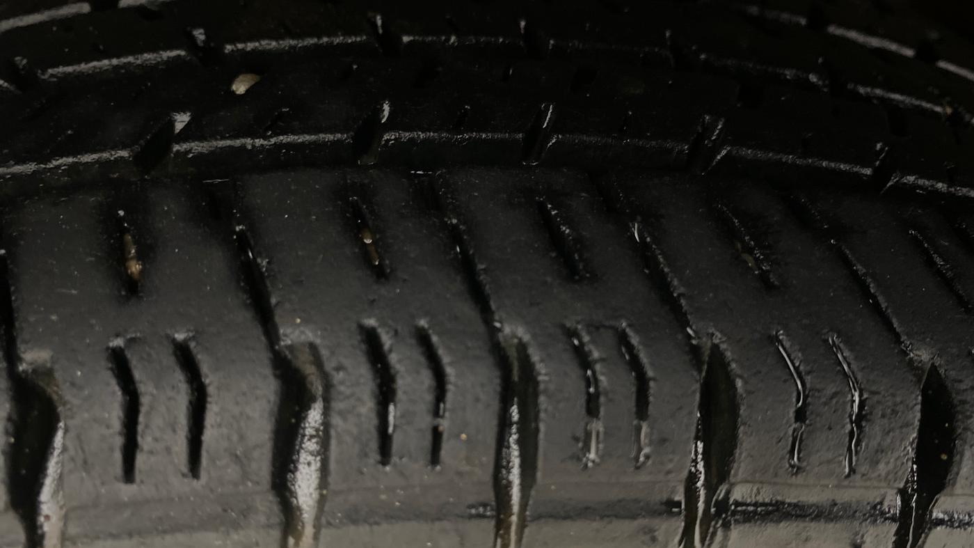 2016 Maruti Alto K10 VXI AMT, Petrol, Automatic, 87,475 km, Right Rear Tyre Tread