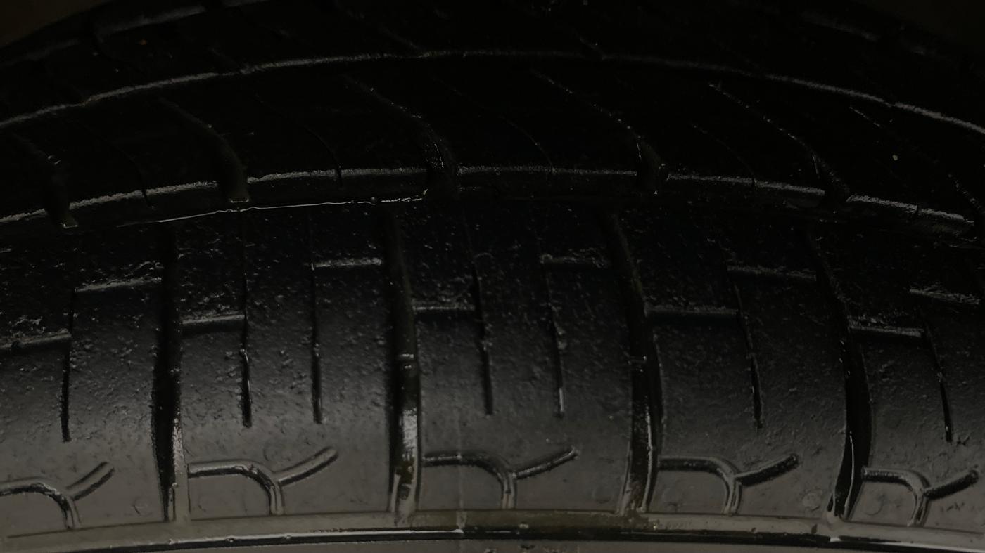 2016 Maruti Alto K10 VXI AMT, Petrol, Automatic, 87,475 km, Left Front Tyre Tread