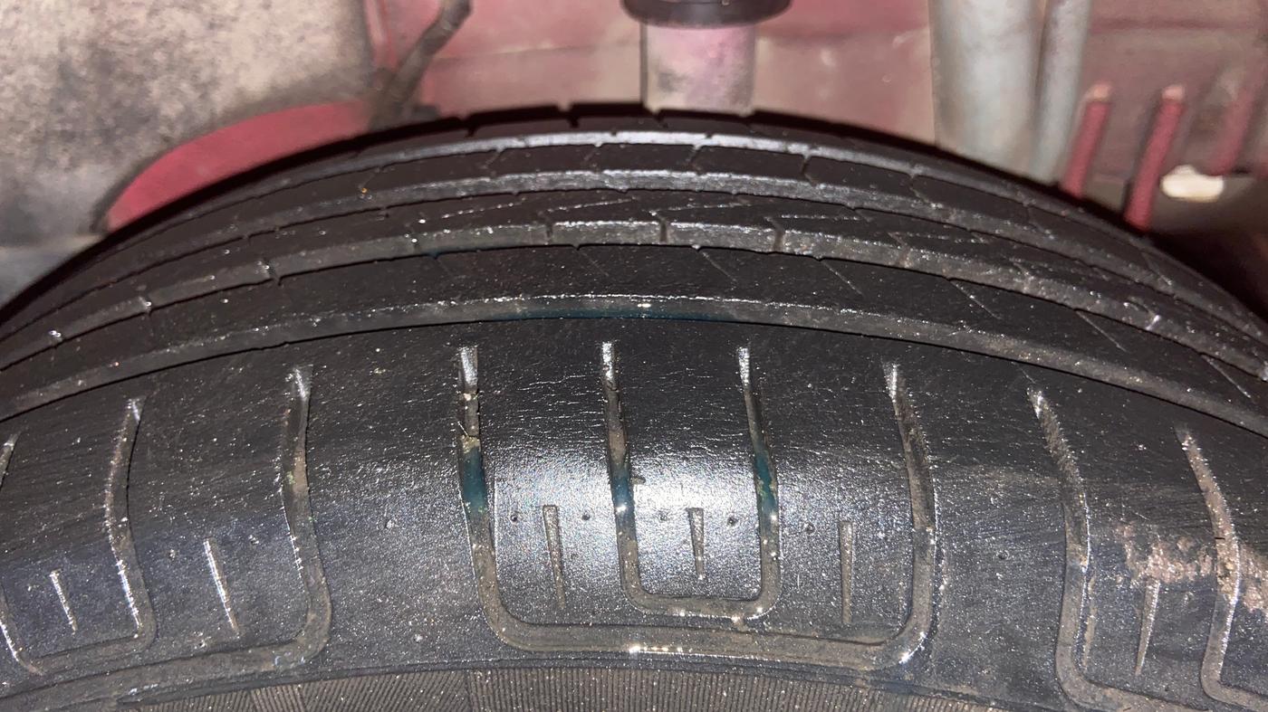 2015 Tata Bolt XMS REVOTRON, Petrol, Manual, 97,696 km, Left Rear Tyre Tread