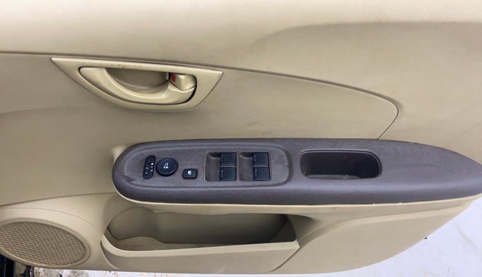 2013 Honda Amaze 1.2L I-VTEC S, Petrol, Manual, 1,10,612 km, Driver Side Door Panels Control