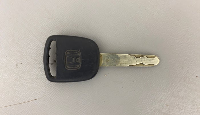 2013 Honda Amaze 1.2L I-VTEC S, Petrol, Manual, 1,10,612 km, Key Close Up