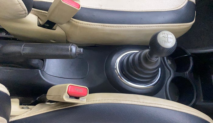 2013 Honda Amaze 1.2L I-VTEC S, Petrol, Manual, 1,10,612 km, Gear Lever