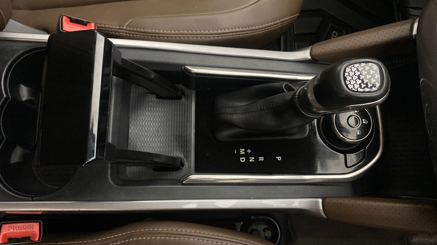 2021 Tata Harrier XZA PLUS 2.0L, Diesel, Automatic, 92,764 km, Gear Lever