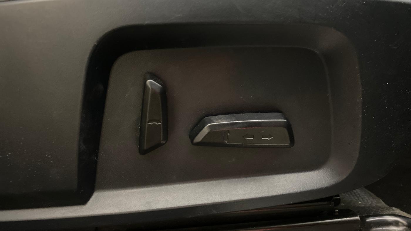 2021 Tata Harrier XZA PLUS 2.0L, Diesel, Automatic, 92,764 km, Driver Side Adjustment Panel