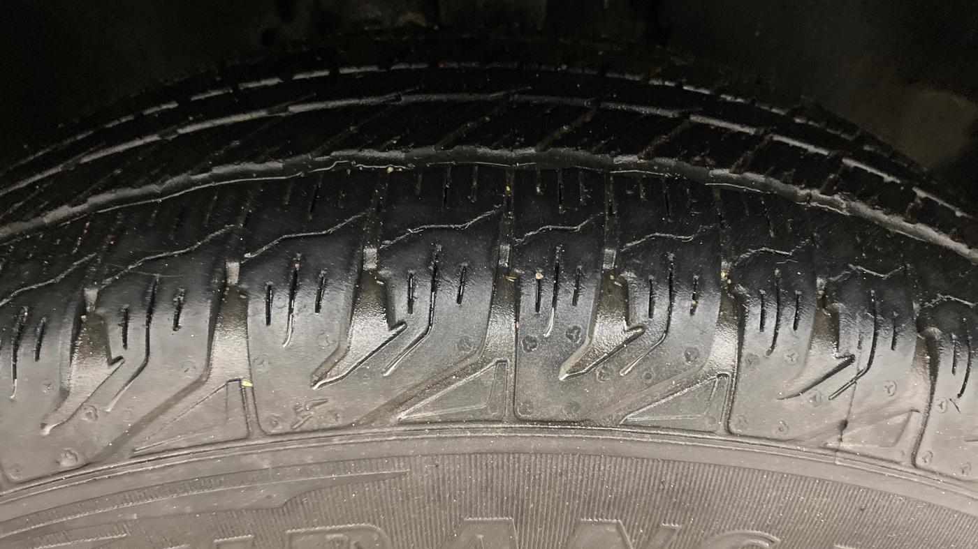 2021 Tata Harrier XZA PLUS 2.0L, Diesel, Automatic, 92,764 km, Right Front Tyre Tread