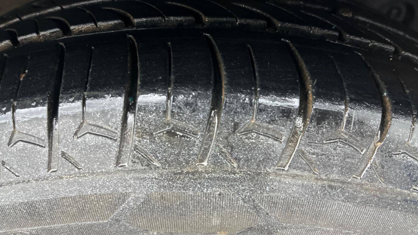 2014 Hyundai Xcent S AT 1.2 (O), Petrol, Automatic, 53,698 km, Right Front Tyre Tread