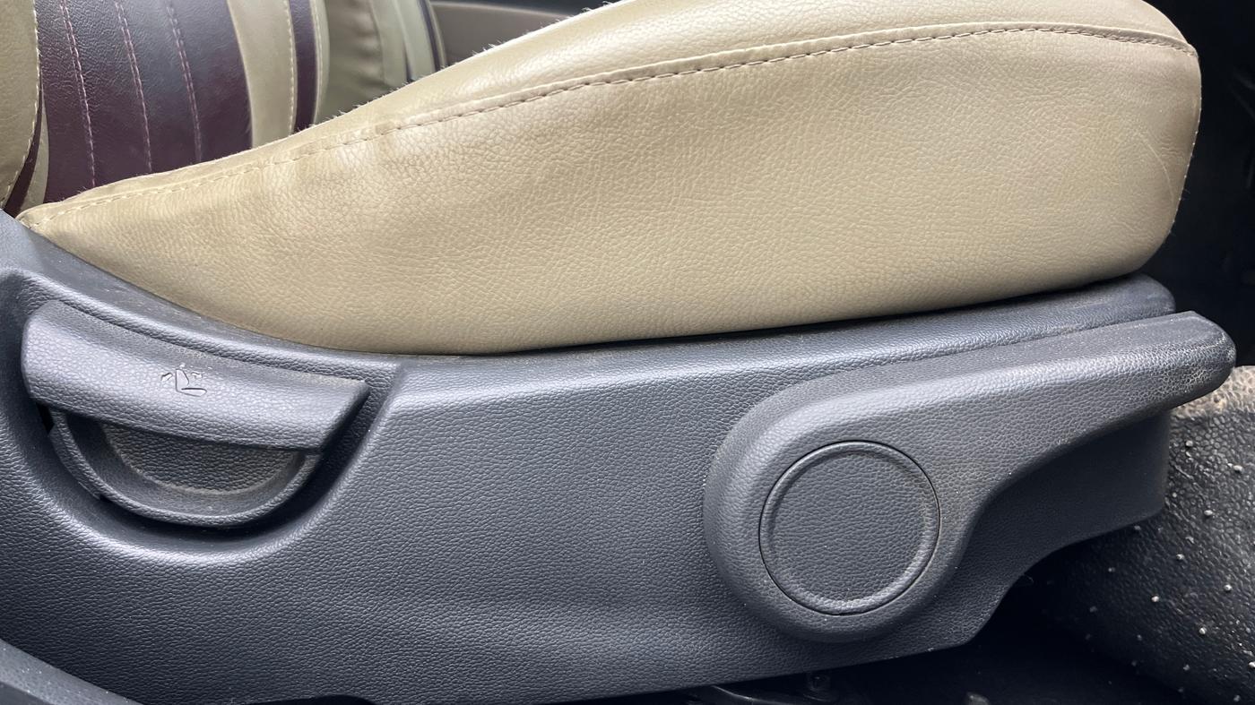2014 Hyundai Xcent S AT 1.2 (O), Petrol, Automatic, 53,698 km, Driver Side Adjustment Panel