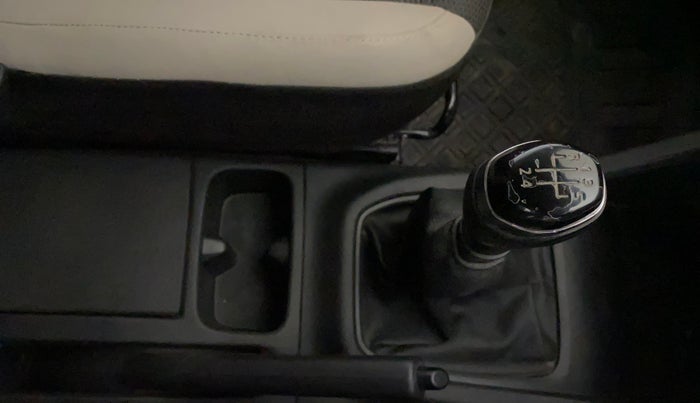 2019 Renault TRIBER RXT, CNG, Manual, 61,119 km, Gear Lever