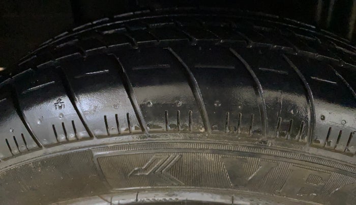 2019 Renault TRIBER RXT, CNG, Manual, 61,119 km, Right Rear Tyre Tread