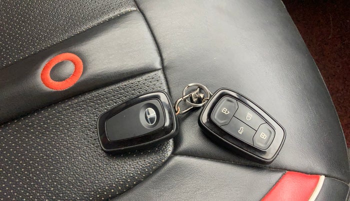 2018 Tata NEXON XZ PLUS DIESEL, Diesel, Manual, 1,04,845 km, Key Close Up